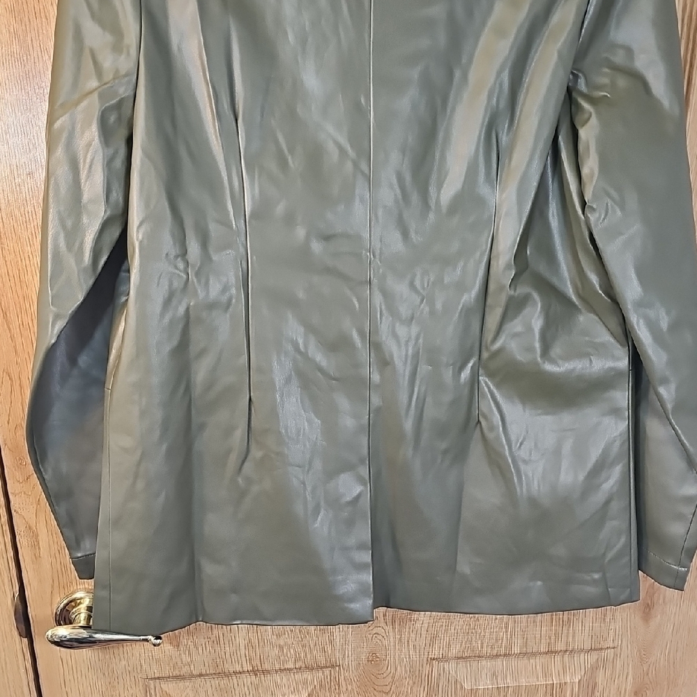 Elegant Olive Women's Blazer - Picture 11 of 11